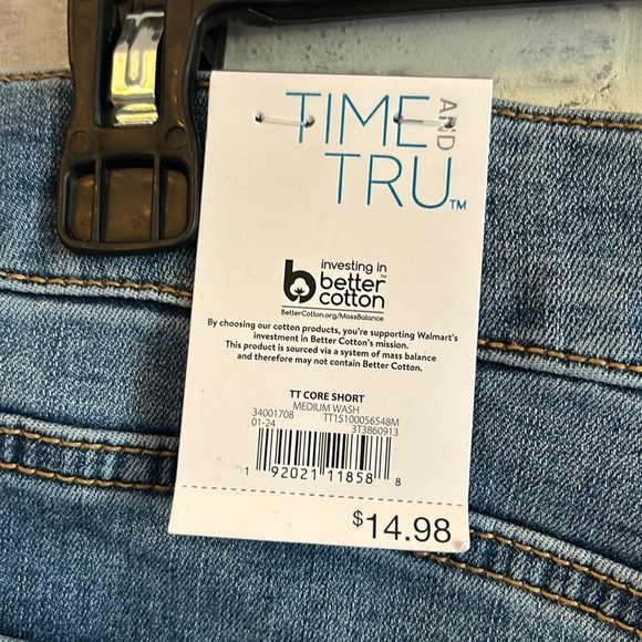 NWT Time and True Women’s Denim 4” Jean Shorts Medium Wash Denim Cuff Size 20 - Picture 6 of 6